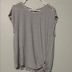 Max Studio: Black and White Striped Short Sleeve Top withTie front. Large.